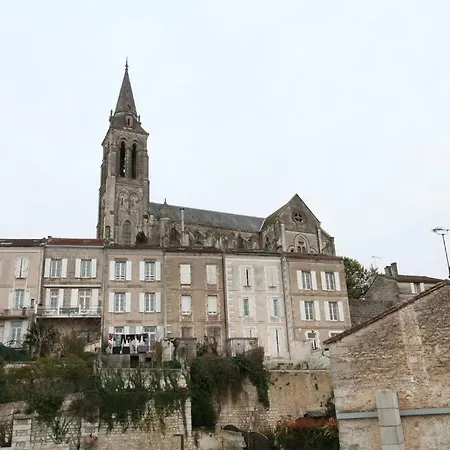 Apartamento Le Petit Voyageur Angulema Exterior foto