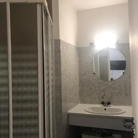 Apartamento Le Petit Voyageur Angulema Exterior foto